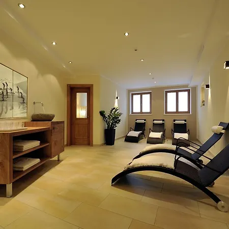 Garni Albona Bed & Breakfast 4*