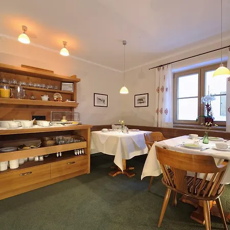 加尼阿尔伯纳酒店